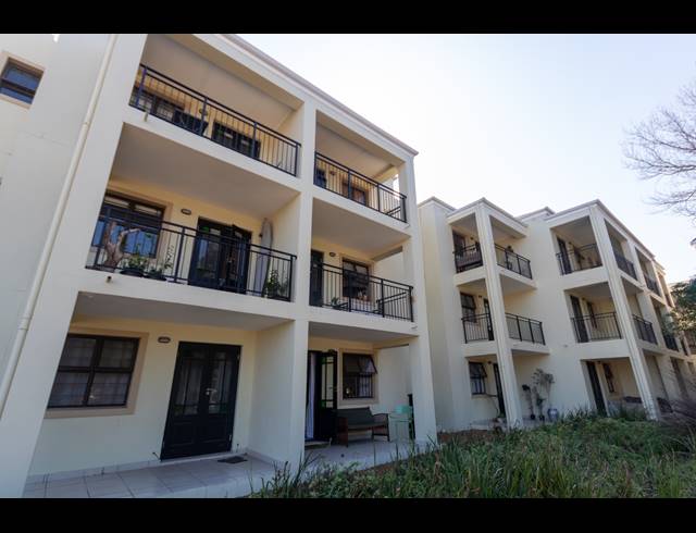 1 BEDROOM APARTMENT TO LET IN RONDEBOSCH VILLAGE